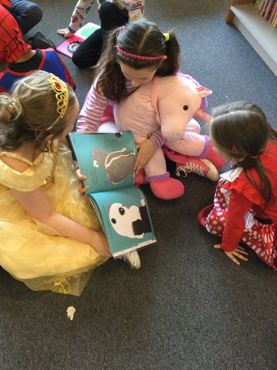 MissNorton5's tweet photo. We loved reading to the younger children in the library today @HLC_Primary 📚 https://t.co/nuluRhX74w