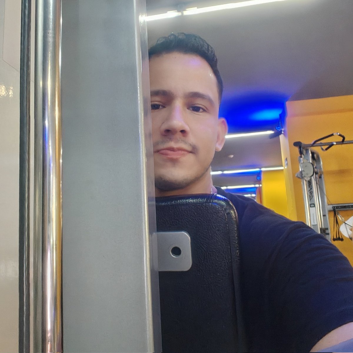 👁️👄👁️ Viendo como el entrenador hace ejercicio 5 min al día y está mega-mamadísimo