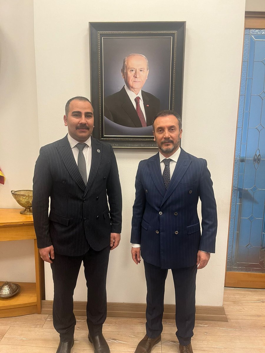 siirtocak's tweet photo. Ülkü Ocakları Siirt İl Başkanımız Sayın Dr. Kadir EKİN Milliyetçi Hareket Partisi Genel Başkanınımız Sayın Dr. Devlet BAHÇELİ’nin Özel Kalem Müdürü Sayın Murat ÇELİKER’i  ziyaret ettiler. https://t.co/QJtE5WnllO
