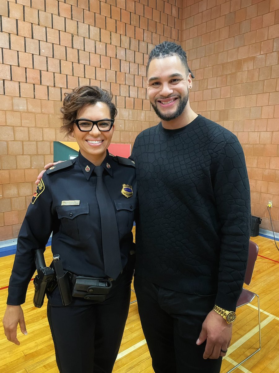 Today @HamiltonPolice Celebrated Black Excellence by welcoming @MarkFraser02. Mark shared his life story as a black player in the @NHL and created space for us all to listen and learn. As Director of EDI for the @MapleLeafs, he is now Breaking Barriers in the world of hockey.