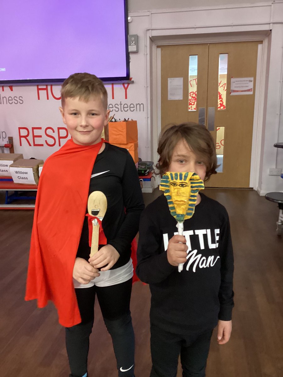 mrsndelo's tweet photo. @CottinghamCofE @WorldBookDayUK during the afternoon we showcased our beautiful book based art work, followed by admiring our wonderful outfits and wooden spoon characters. https://t.co/X3arOUim4p