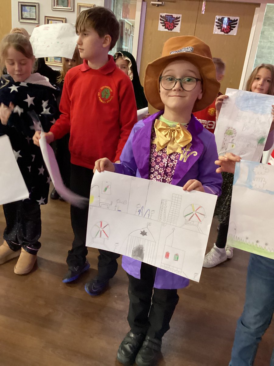 mrsndelo's tweet photo. @CottinghamCofE @WorldBookDayUK during the afternoon we showcased our beautiful book based art work, followed by admiring our wonderful outfits and wooden spoon characters. https://t.co/X3arOUim4p