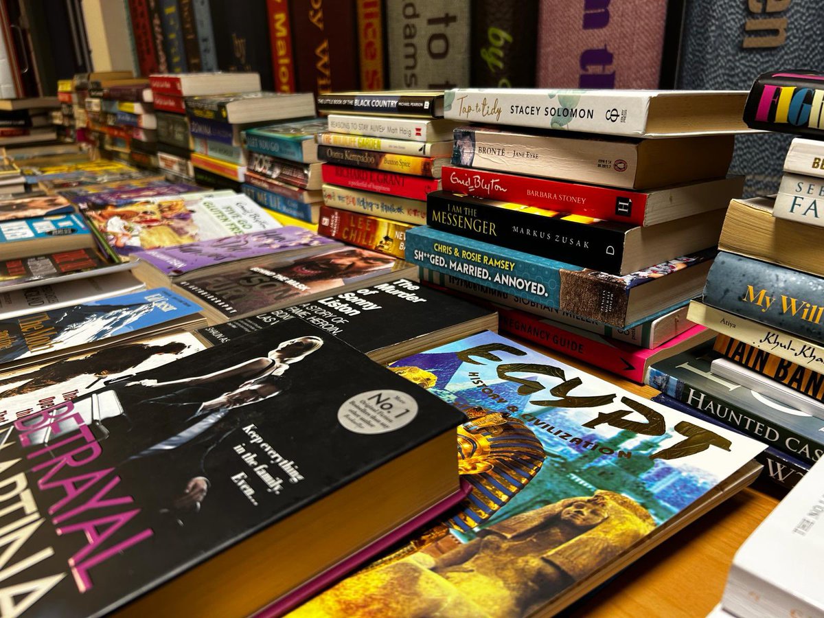 SummerhillSch's tweet photo. 📚What a fantastic evening sharing everything that is reading. Thank you to all our fabulous authors, presenters and families for making it such a lovely evening. Until next time….keep loving reading 📚 https://t.co/OucuuLvLkr