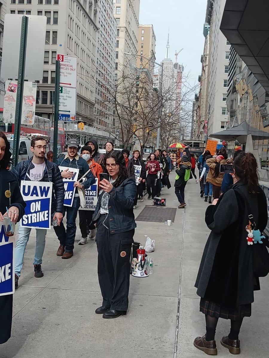 Live from the picket line, BC member ⁦@DanielleTwiss⁩ zooming into today’s bargaining session to fight for reproductive and gender-affirming healthcare!