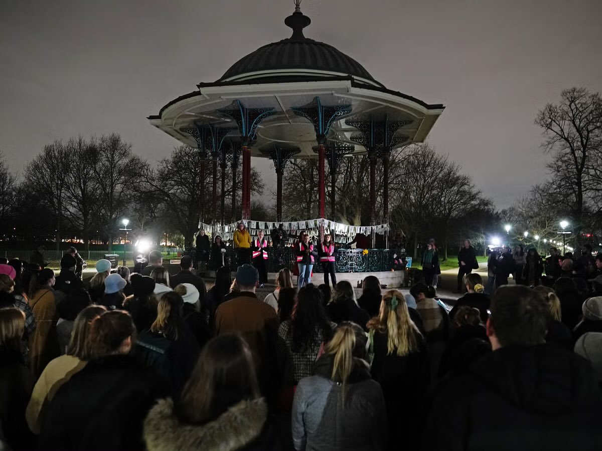 Seeing the vigil on the documentary made me cry. It was so powerful & in a place so special to me 🥹❤️  

She was just walking home. 

#saraheverard 
#claphamcommon