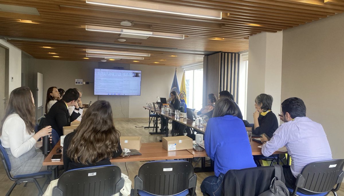 APCColombia's tweet photo. Hoy se realizó el Comité técnico del @FondoONUCol🕊️🇨🇴, para la revisión de las propuestas presentadas a la convocatoria de Blended Finance. Los representantes del gobierno fueron: #APCColombia, @DNP_Colombia, @CancilleriaCol, @ComisionadoPaz, @UAcuerdoPaz. https://t.co/0dEL4VfqEI