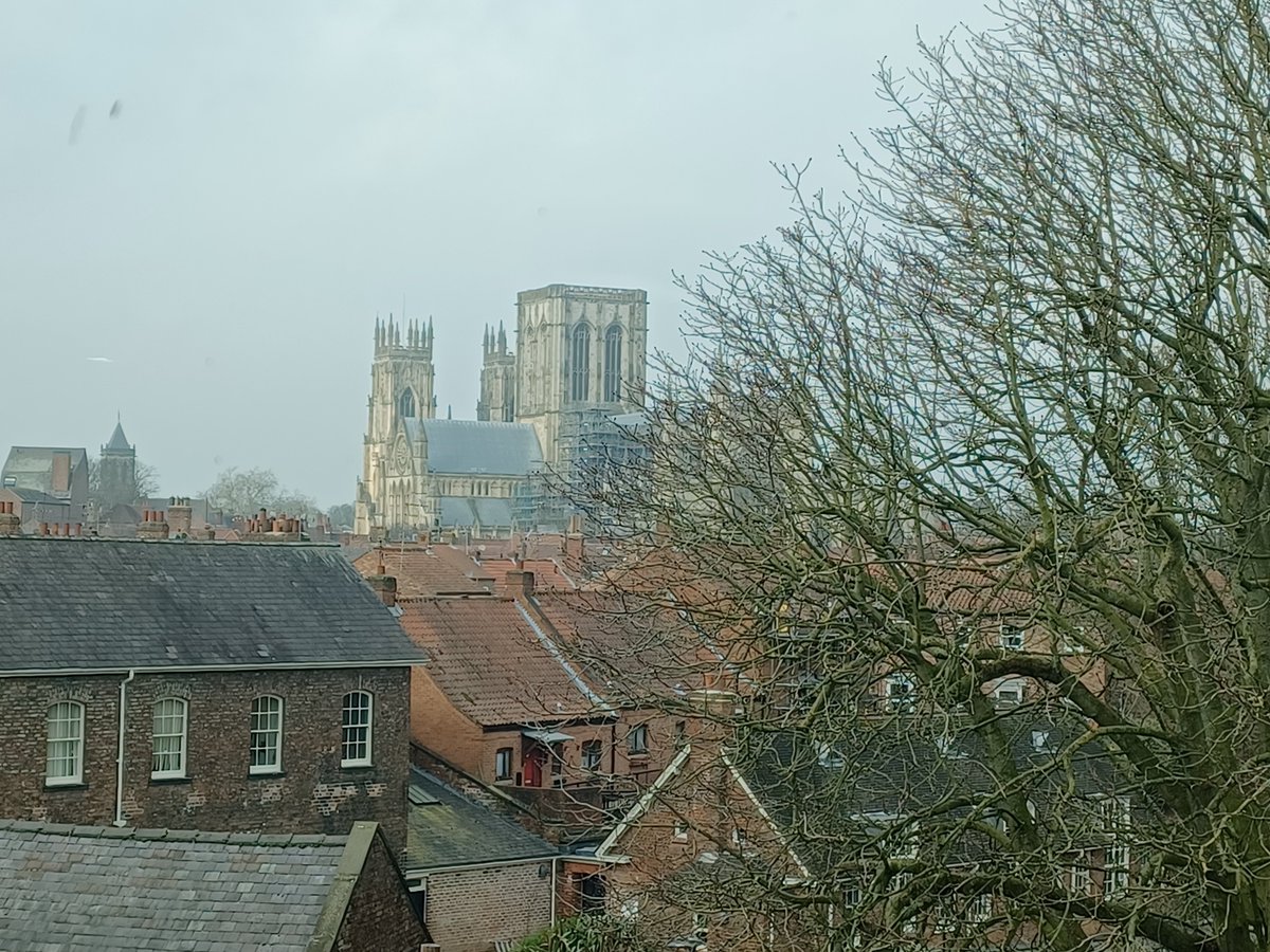 I always love going "home" to Yorkshire. Today I had the pleasure of spending time with <a href="/LCGgovuk/">Leadership College for Government</a> colleagues <a href="/cabinetofficeuk/">Cabinet Office</a> York office and speaking with talented Senior Civil Servants taking part in our Deputy Director Inductions programme at the Hawkhills site #SystemsLeaders