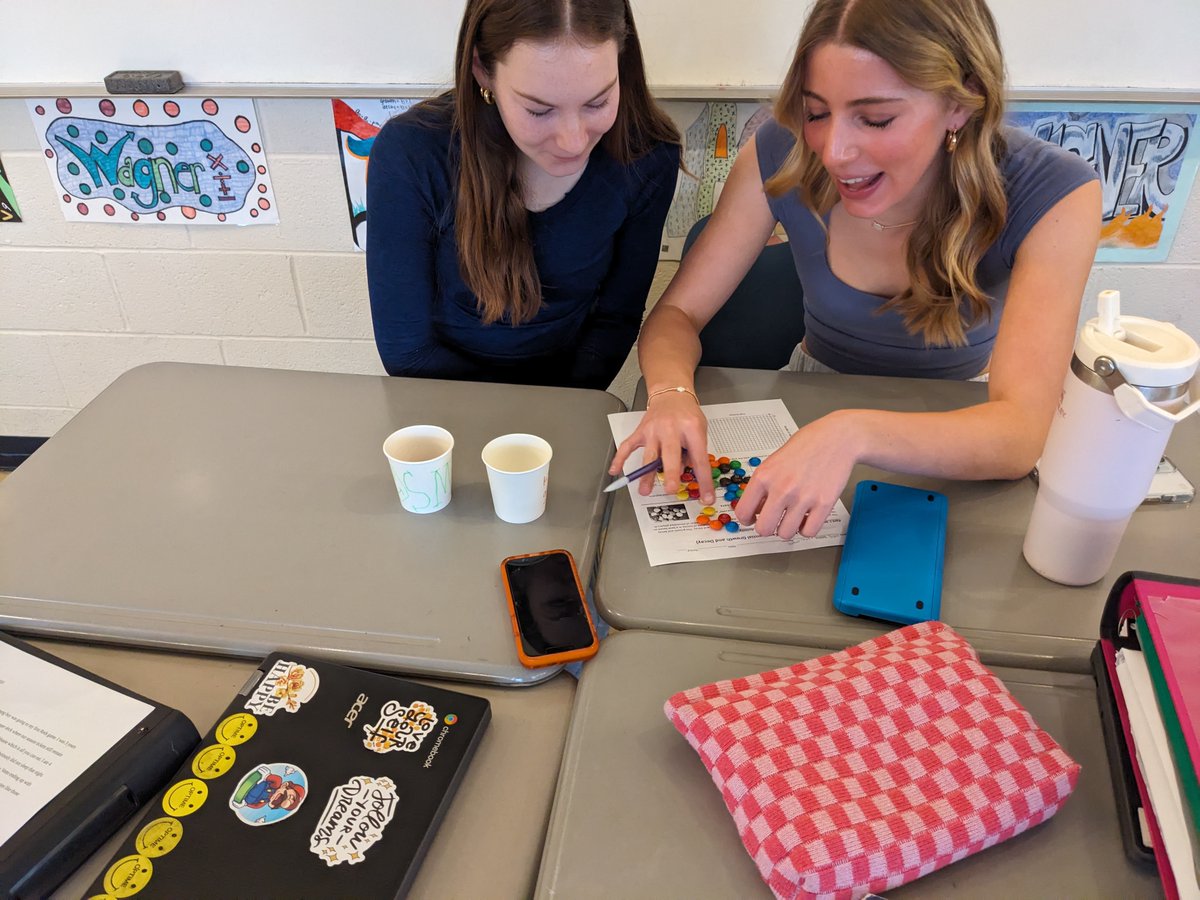MrWagnerMHS's tweet photo. Modeling some exponential regression with @mmschocolate !  Kids had a good time with this hands on activity finding exponential growth and decay equations from data! @MadeiraHSPrin @g_bloomstrom @KenjiMatsudo https://t.co/ZKZa84KSft