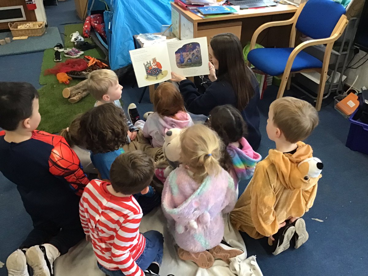 Beetles_StF's tweet photo. The Beetles had so much fun for #WorldBookDay2024 today! Acting out the 3 little pigs with finger puppets, going on a bear hunt and even creating stories of their own! #LincolnshireReadingPledge @WSHEnglishHub https://t.co/tD0sxXdZNr
