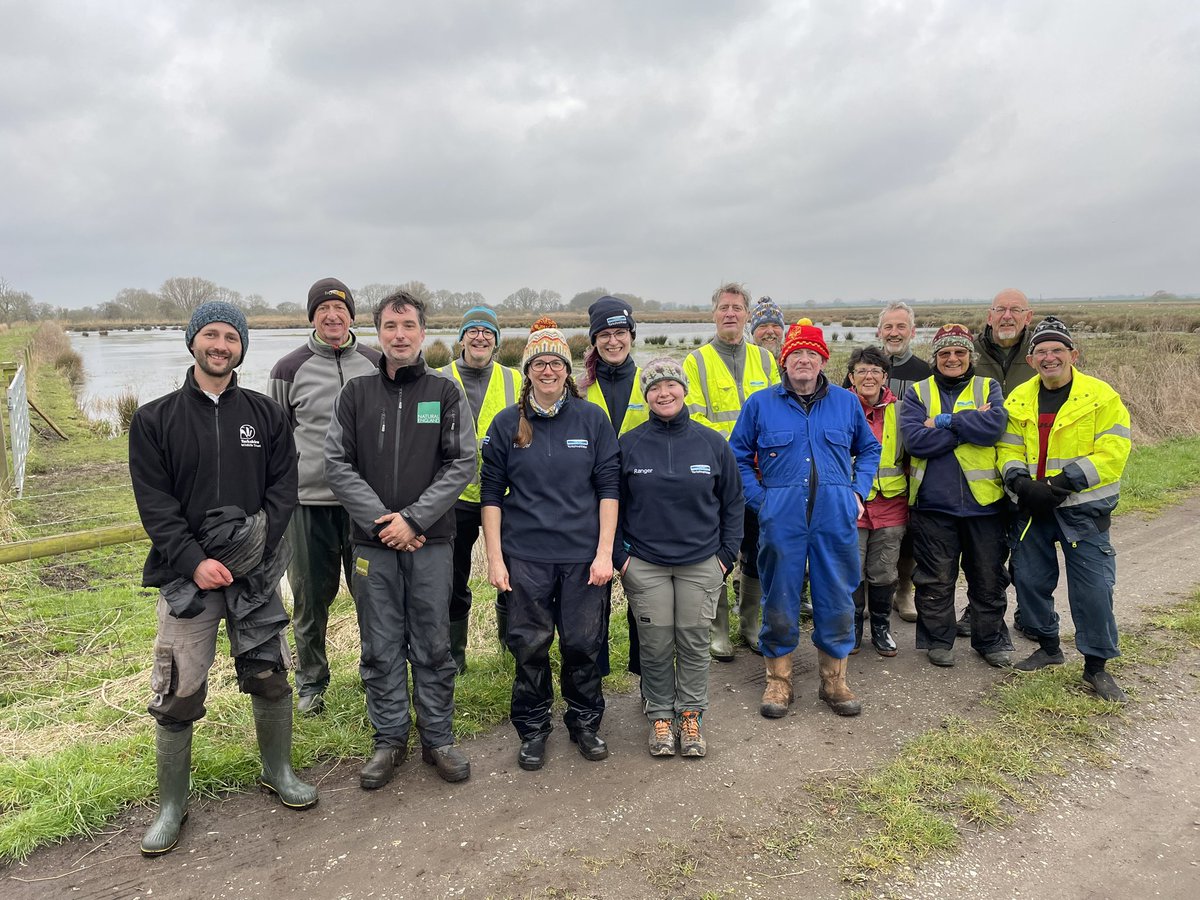 tophilllow's tweet image. Excellent day with our @tophilllow volunteers and @YorkshireWater rangers helping with rush management on @AlbEnvironment Leven Carrs with @NEYorksNLincs and @YorksWildlife - massive thanks to all involved!