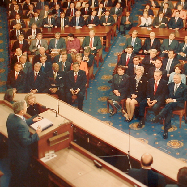 CalebJSmith's tweet photo. In 2003, @SpeakerBoehner was late to President Bush's State of the Union Address, so for a brief period, he grabbed the only seat available: the floor. https://t.co/EDTfX0qhuu