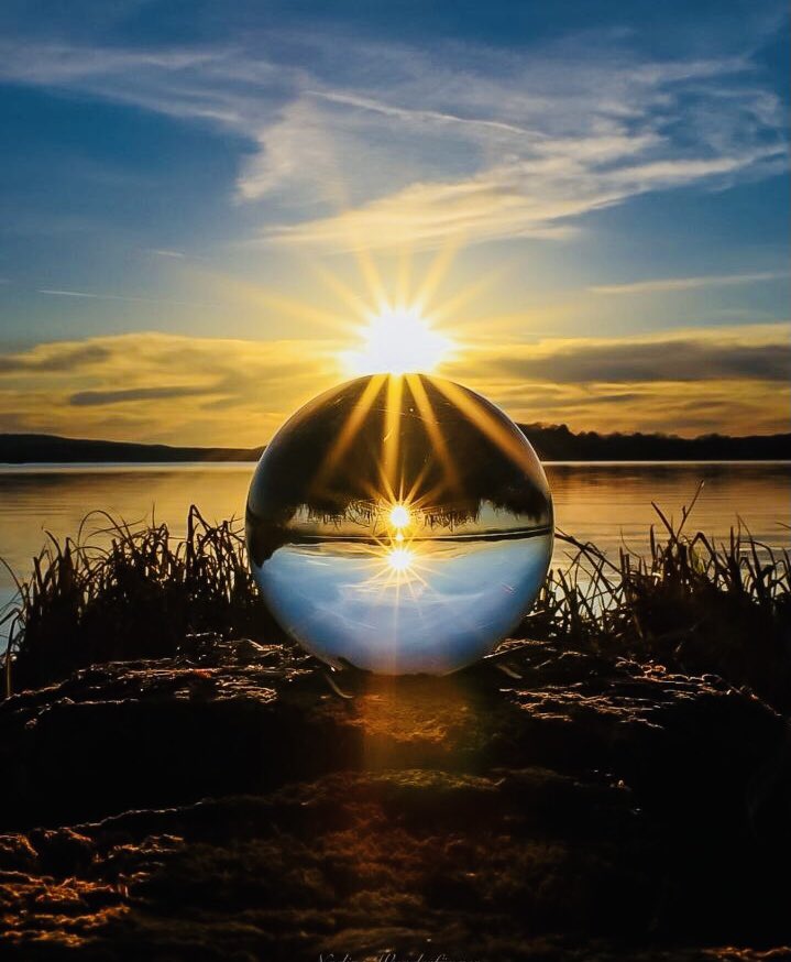 Peaceful and lovely night. Take good care of yourself and your loved ones 💙💫 #nadine_wunderfaenger