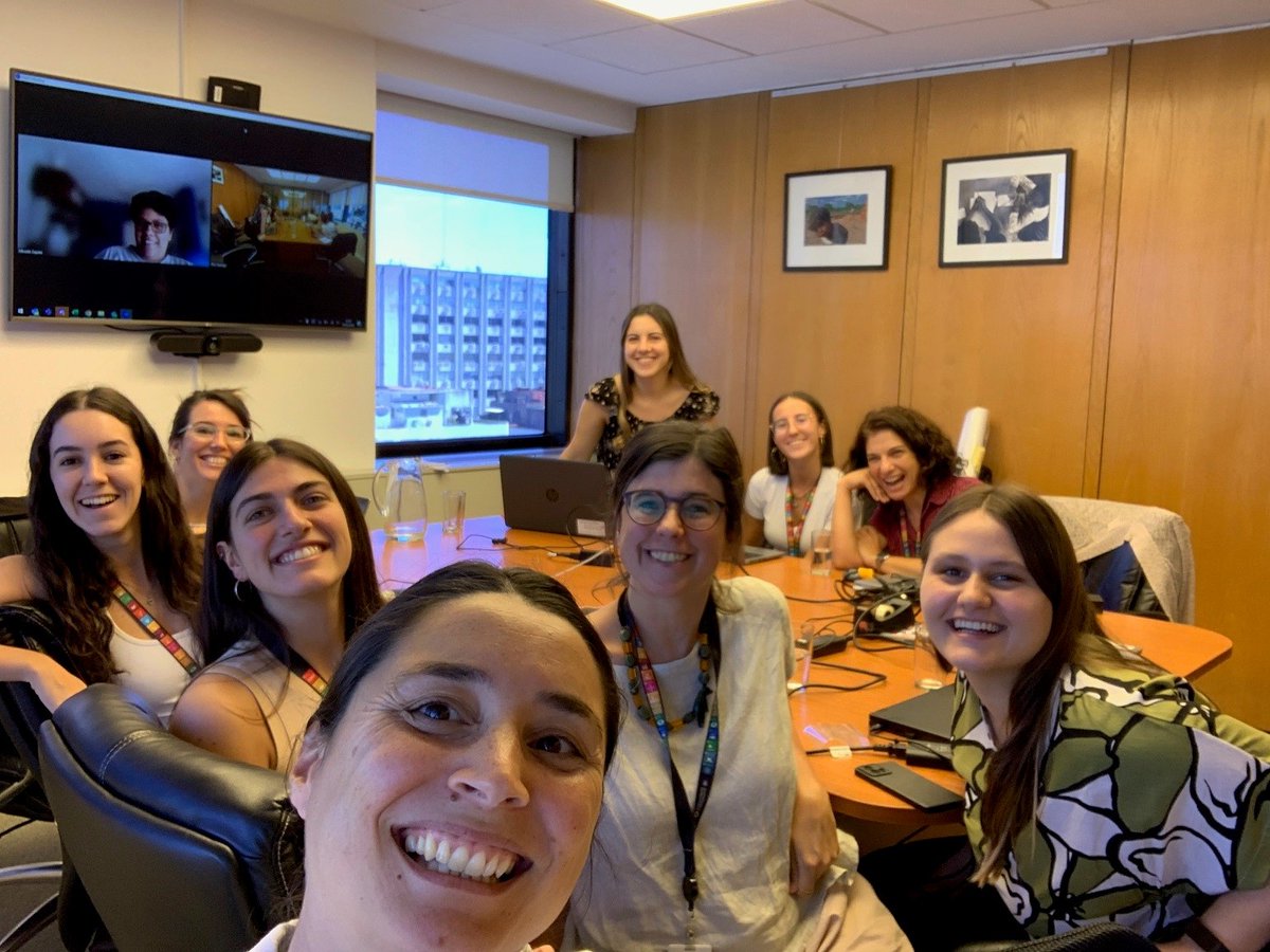 Ciencia Ciudadana, IA, energias renovables! en el #CoLabAr somos mucho más que tres, con <a href="/mveronicamoreno/">María Verónica Moreno</a> y <a href="/euge_lop/">Eugenia López</a> contamos  un equipo de primera, interdisciplinario y federal!  <a href="/agus_moschini/">Agus</a>, <a href="/JuliMulki/">Julieta</a> <a href="/Murielgete/">Muriel</a> <a href="/SolAlzu/">Sol Alzú</a> Mica Zapata,  Flor Ramajo  y Milagros Crespillo :)