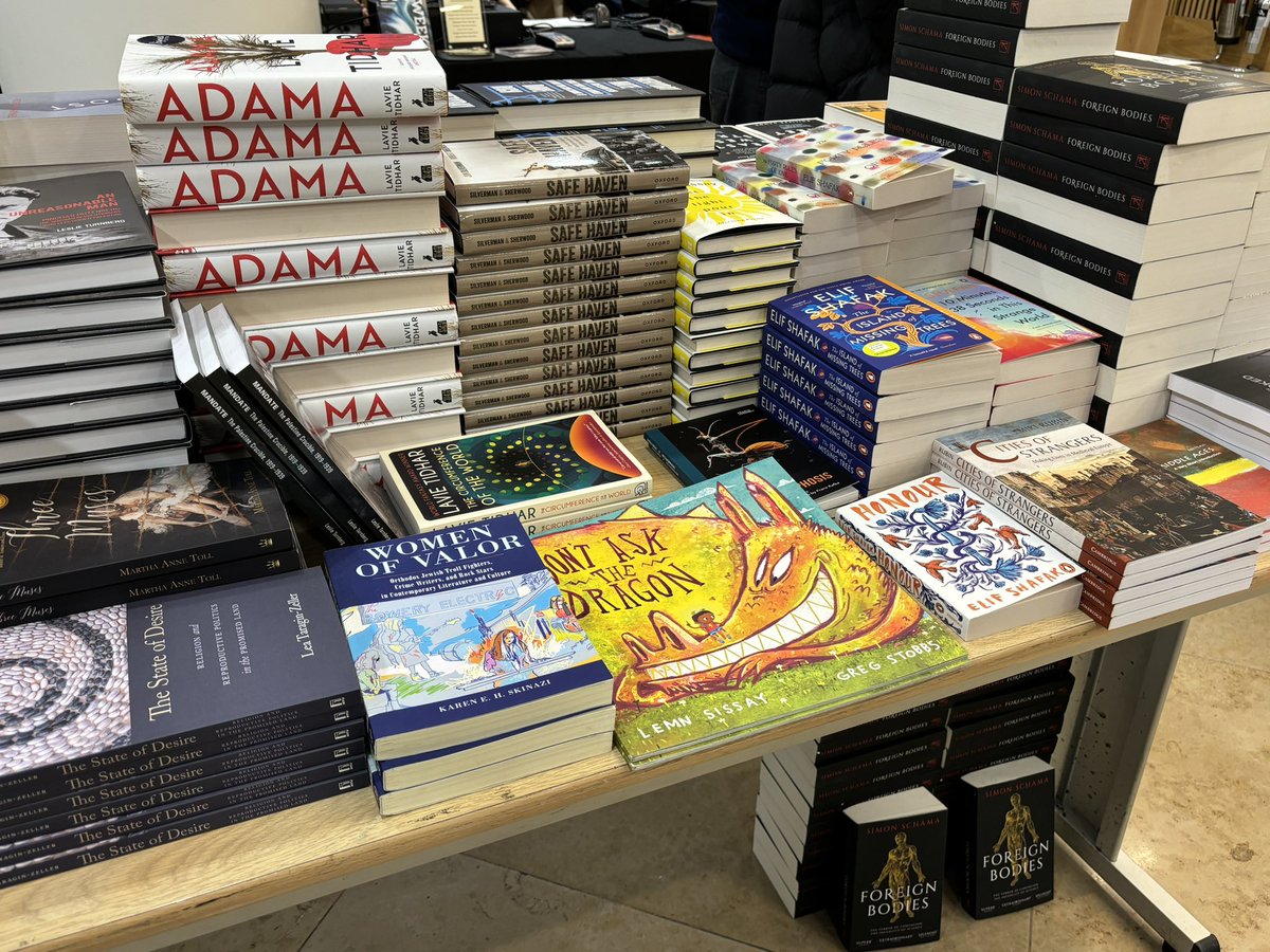 jlfbookweek's tweet photo. #WorldBookDay at the @BlackwellsHH #BookWeek24 pop-up here at @KingsPlace with titles by @lemnsissay @marthaannetoll @Elif_Safak @KEHSkinazi @simon_schama among hundreds more! https://t.co/jaPVQUpxSn