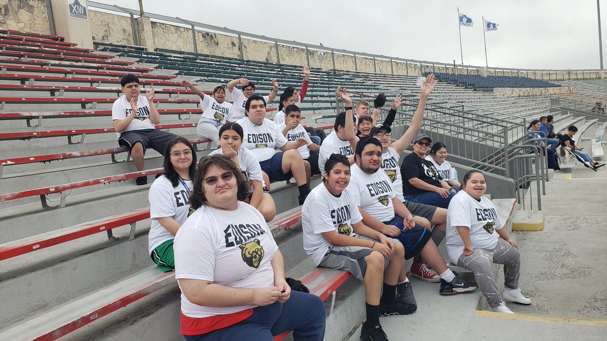 Congratulations 🎉 to all our students who participated in the SAISD Special Olympics Track &amp; Field🏆🏆
Edison Bears are always ready to compete!