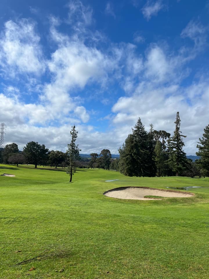 Can you believe this #golfcourse view was caught between storms? Thanks to Jesse for sharing this photo with us. #PBIGordonTurf (📸 Credit: Facebook User Jess Noriega)