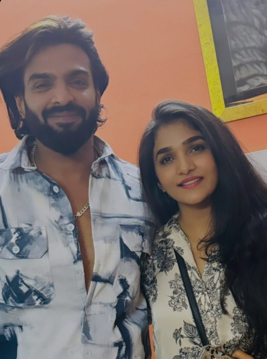 #VinayGowda and #DivyaUruduga