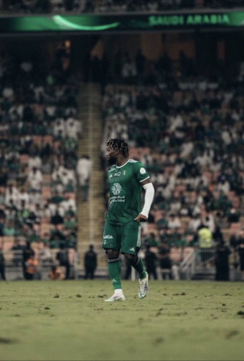 درس بسيط لاخواننا النصراويه .. مهما سوت فيك الحياة و مهما حصل لك في كرة القدم ، انتبه تحط راسك براس الاهلي .. بهالحاله بتكون ضعيف جدًا