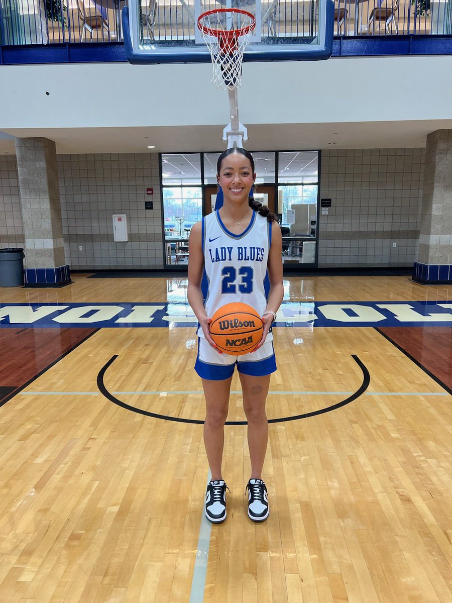 TaytumWhite2's tweet image. After a great visit yesterday, I’m beyond excited to announce I’ve received an offer from @ICWBB! Thank you to @CoachJMcCormick for the opportunity💙💙