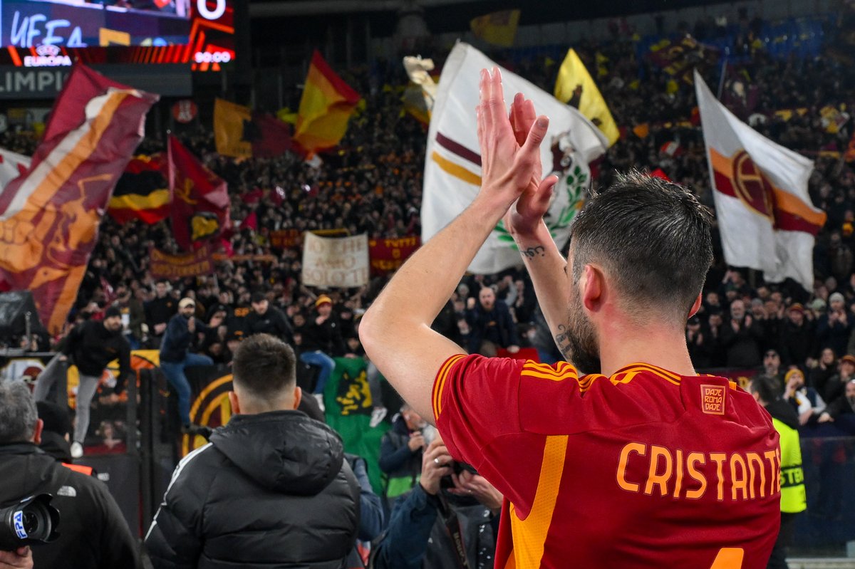 OfficialASRoma's tweet photo. 🟨 AS ROMA 🟥

#RomaBrighton 4-0 https://t.co/mCjf96djgG