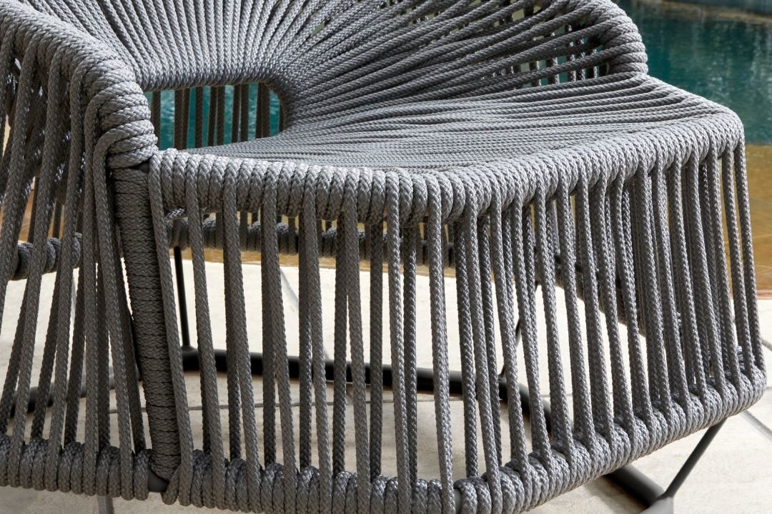 CyanDesignHome's tweet image. Poolside days just got better with our Hexagon Collection! 🌴 The grey nautical braided rope and white porcelain tabletop exude sophistication in your outdoor space. ☀️🌊

 #cyandesignhome #elevarbycyandesign #cyandesigntransformed #hexagoncollection