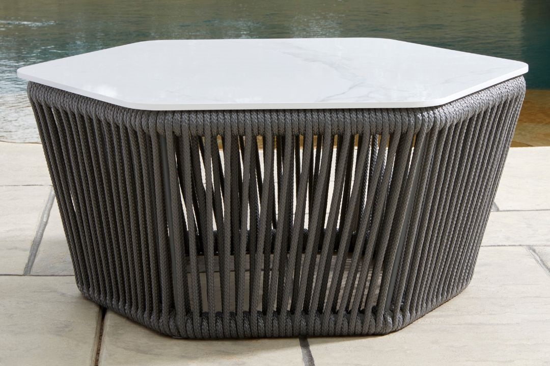 CyanDesignHome's tweet image. Poolside days just got better with our Hexagon Collection! 🌴 The grey nautical braided rope and white porcelain tabletop exude sophistication in your outdoor space. ☀️🌊

 #cyandesignhome #elevarbycyandesign #cyandesigntransformed #hexagoncollection