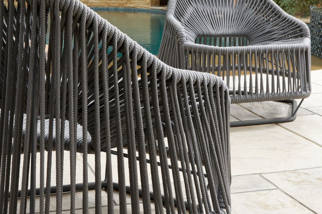 CyanDesignHome's tweet image. Poolside days just got better with our Hexagon Collection! 🌴 The grey nautical braided rope and white porcelain tabletop exude sophistication in your outdoor space. ☀️🌊

 #cyandesignhome #elevarbycyandesign #cyandesigntransformed #hexagoncollection