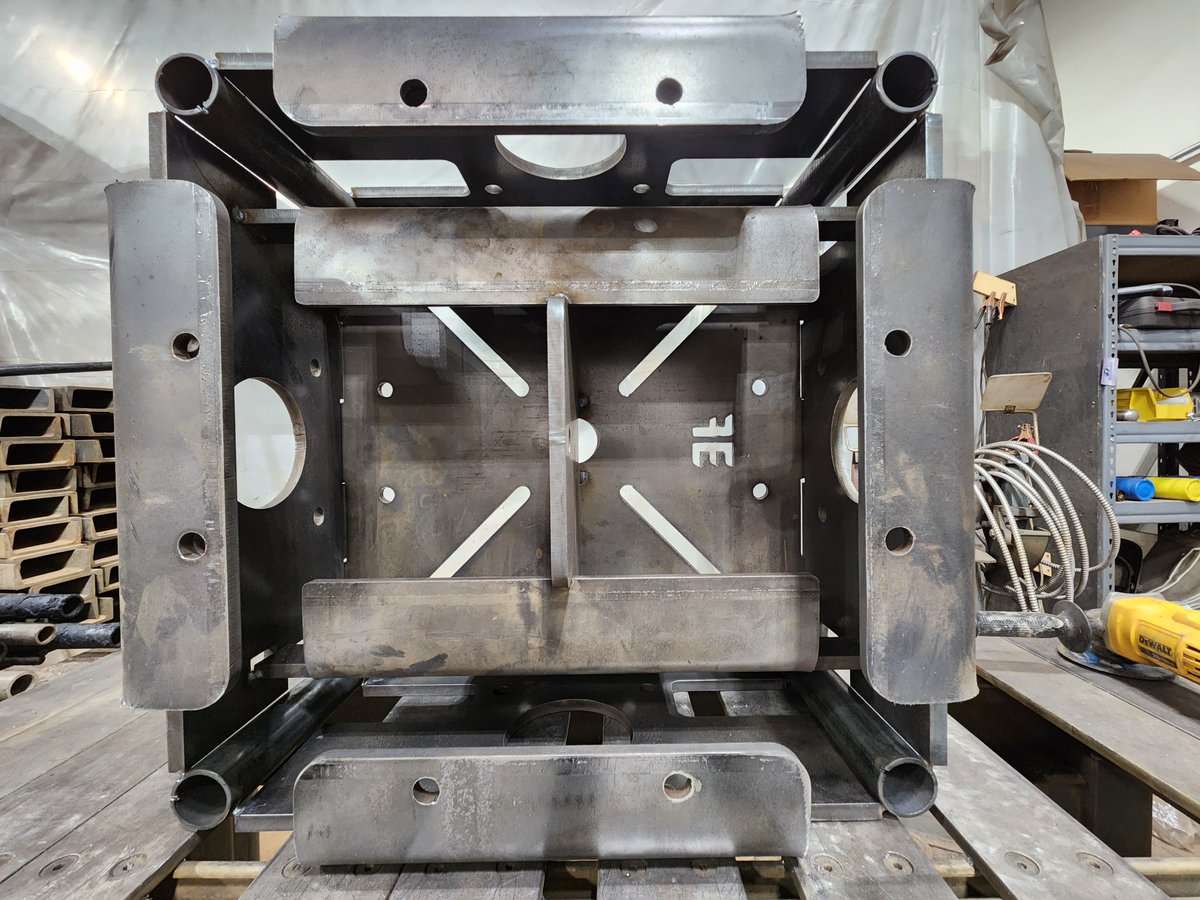 EntFabLLC's tweet image. NEW BALLAST PROTOTYPE!! 250-1000 pounds. Pipe mounting. 5 sided truss provisions; center, offset, quad, and diamond top mounting. Stack multiple units together. Attach screw-jacks, casters, slings, and cheese-boroughs without adapters
#manufacturing #trussbase #ballast #prototype