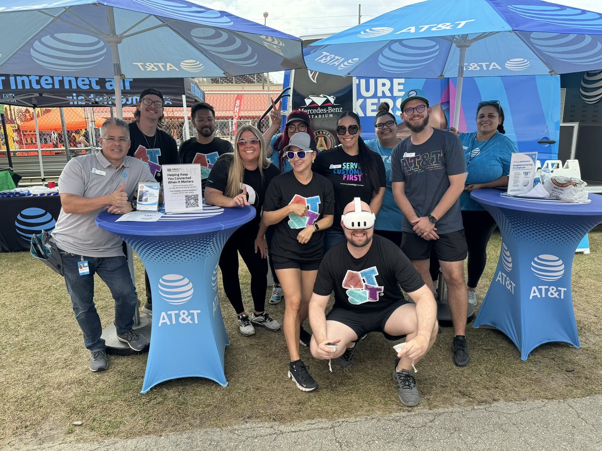 Great times at the Strawberry festival! Big shout out to <a href="/DianaKatePasko/">Diana Kate Pasko</a> for always helping us with these amazing events! <a href="/shawni777/">Michon Modeste</a> <a href="/One_FLA/">OneFLA</a> @teamDomin8FL #LifeAtATT