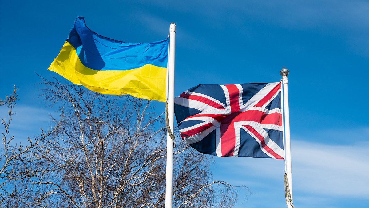 's tweet image. 🇬🇧#Britain is set to provide over 10,000 drones to #Ukraine, as reported by European Pravda, citing British Defense Secretary Grant #Shapps. 

During his visit to Kyiv, he announced that the UK will allocate £325 million to acquire more than 10,000 drones for of Ukraine.

📷: AFP