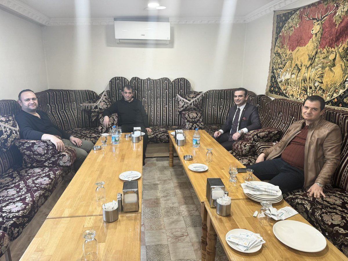 Bugün şehrimizin sorunlarını konuşmak üzere; 

📌 Doç. Dr. Caner Kaya

📌Ağabeyim Sn. Sabri Barut

📌 İş İnsanı Sn. Sertaç Savaşlı'yla bir araya gelerek, Şanlıurfamızın sağlığı konusunda fikir alışverişinde bulunduk. 

Değerli görüşleri ve hoş sohbetleri için her birine ayrı ayrı