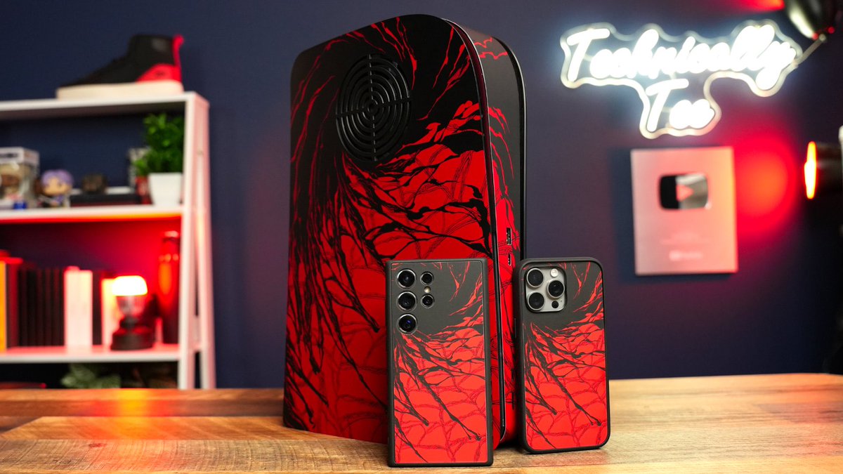 🚨 NEW VIDEO ALERT 🚨 @dbrand The ALL NEW Carnage dBrand Skin + PS5 Darkplates 2.0! youtu.be/4FlG28uMAOU RTs are appreciated! 💪🏽