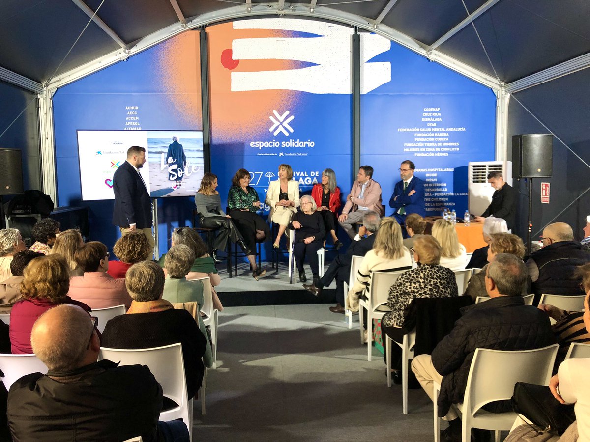 HospitalariasMG's tweet photo. Los dificultades de las personas mayores debido a la soledad y a la falta de conocimiento tecnológico se colocan esta mañana en el foco en el #espaciosolidario del @festivalmalaga 

🙌 Gracias a todos los que nos han acompañado y lo han hecho posible. https://t.co/0wdhjsbsyk