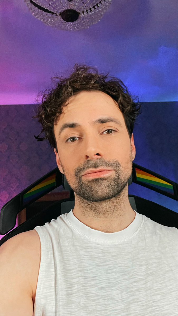 This bed we made geht heute richtig los!!! #wien #twitch #twitchde #malecosplayer #smallstreamer #thisbedwemade