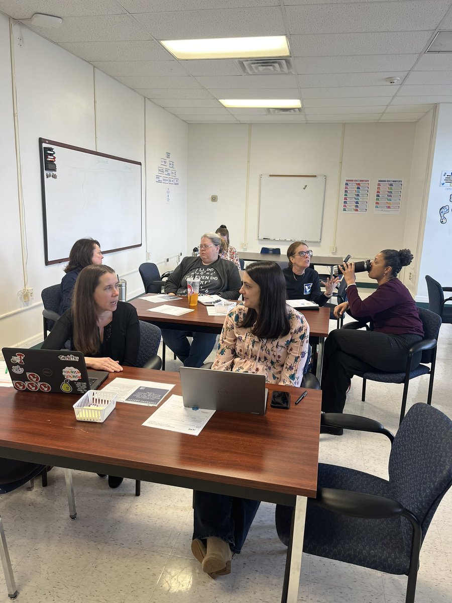 FCPSPLTS2's tweet image. #FCPSPL and #FCPSVanguard are collaborating in #FCPSMaryland to look at ways to incorporate effortful thinking into playlist design.  Through learning vs doing and scaffolding via #TeachingWalkThrus educators are keeping, tweaking, stopping and starting using best evidence.