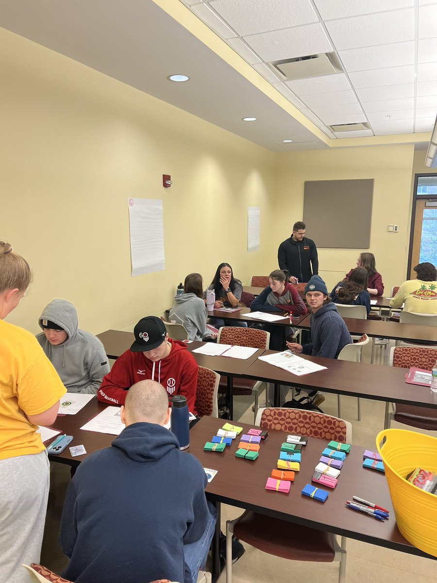 #SCED101 Learning Leadership students <a href="/SalisburyU/">Salisbury University</a> discovering their core values. @TLCTalk <a href="/Jim_Kouzes/">Jim Kouzes</a> <a href="/The_ILA/">International Leadership Association</a> <a href="/Dr_Leadership/">Dan Jenkins, Ph.D.</a> <a href="/MrsLaurJB/">Lauren Bullock</a> <a href="/lahenry96/">lahenry96</a> <a href="/jimfox_66/">Jim Fox, Ph.D.</a> <a href="/gregagl/">Greg Allen</a>
