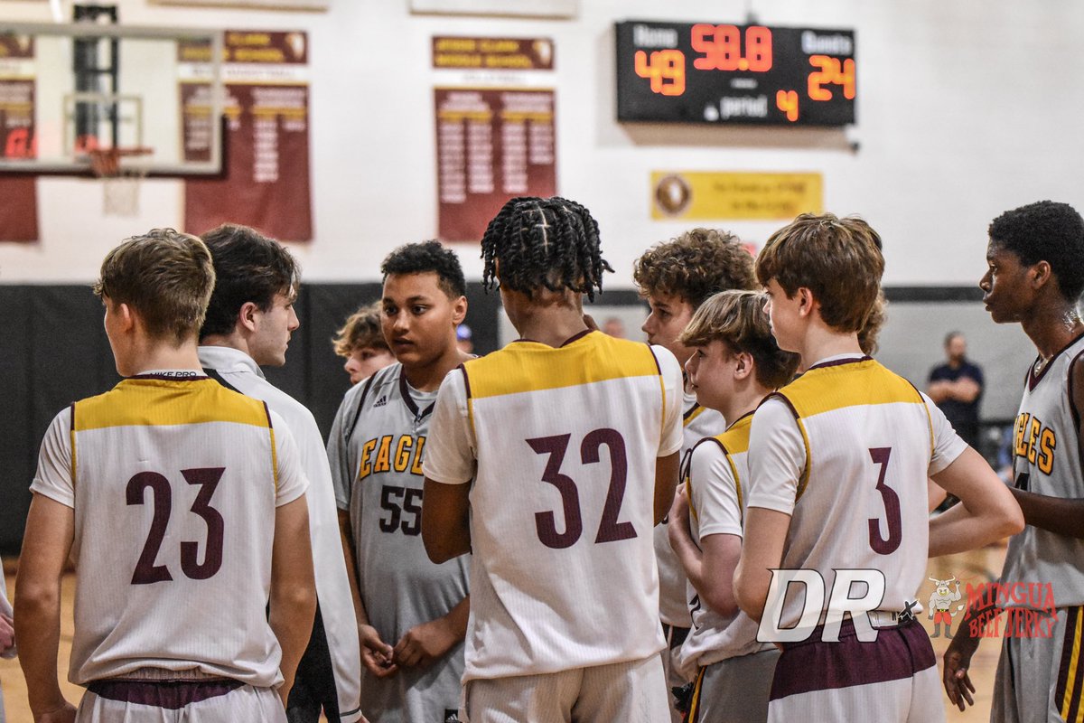 hkett1's tweet photo. Some personal news, my first year as a basketball coach has come to a close.
It was a great year at JCMS here in Lexington and I’m excited for what’s next! 🏀 @jhyde61 https://t.co/sz1gx2a9FV