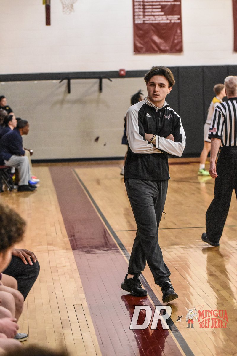 hkett1's tweet photo. Some personal news, my first year as a basketball coach has come to a close.
It was a great year at JCMS here in Lexington and I’m excited for what’s next! 🏀 @jhyde61 https://t.co/sz1gx2a9FV