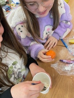 EastfieldPSHull's tweet photo. Amazing (and stinky!) work in 6LT this afternoon for World Book Day. The children had great fun creating their very own 'sweet-smelling' concoctions. #epsscience #epsenglish #epswriting #epsdt #WorldBookDay2024 https://t.co/zFAujvPu0y