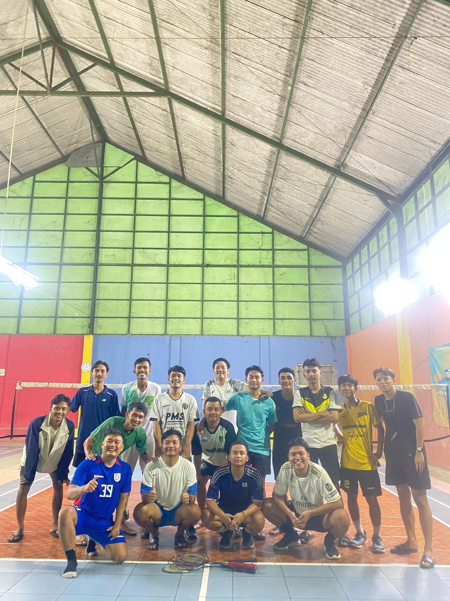 RidwanHamil_'s tweet photo. Ormas cangkring :( https://t.co/65f7sBk2tu