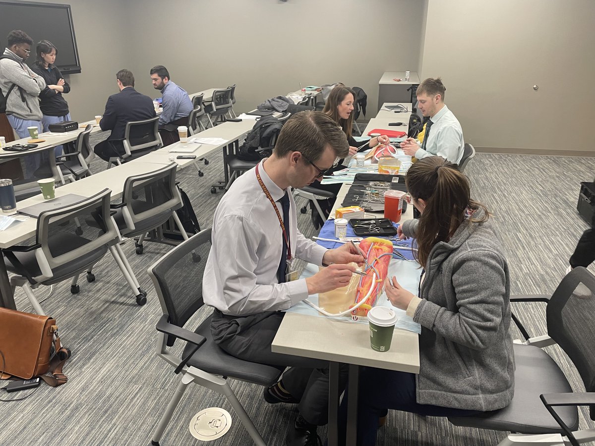 Simulation session on leg bypass, arteriovenous grafts, and suture lessons for @umnmedschool students and our trainees directly with associate program director Dr. Cirillo-Penn @NCP_MD @UMNSurgery @derrickgreenmd