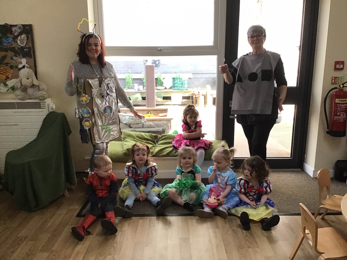 Explorers’ World Book Day! 
We have had some amazing costumes, you all looked fantastic. 
Our World Book Day story ‘Unplugged’ <a href="/MrSteveAntony/">Steve Antony</a> has been enjoyed by us all. 
#Robots #Dancing #books