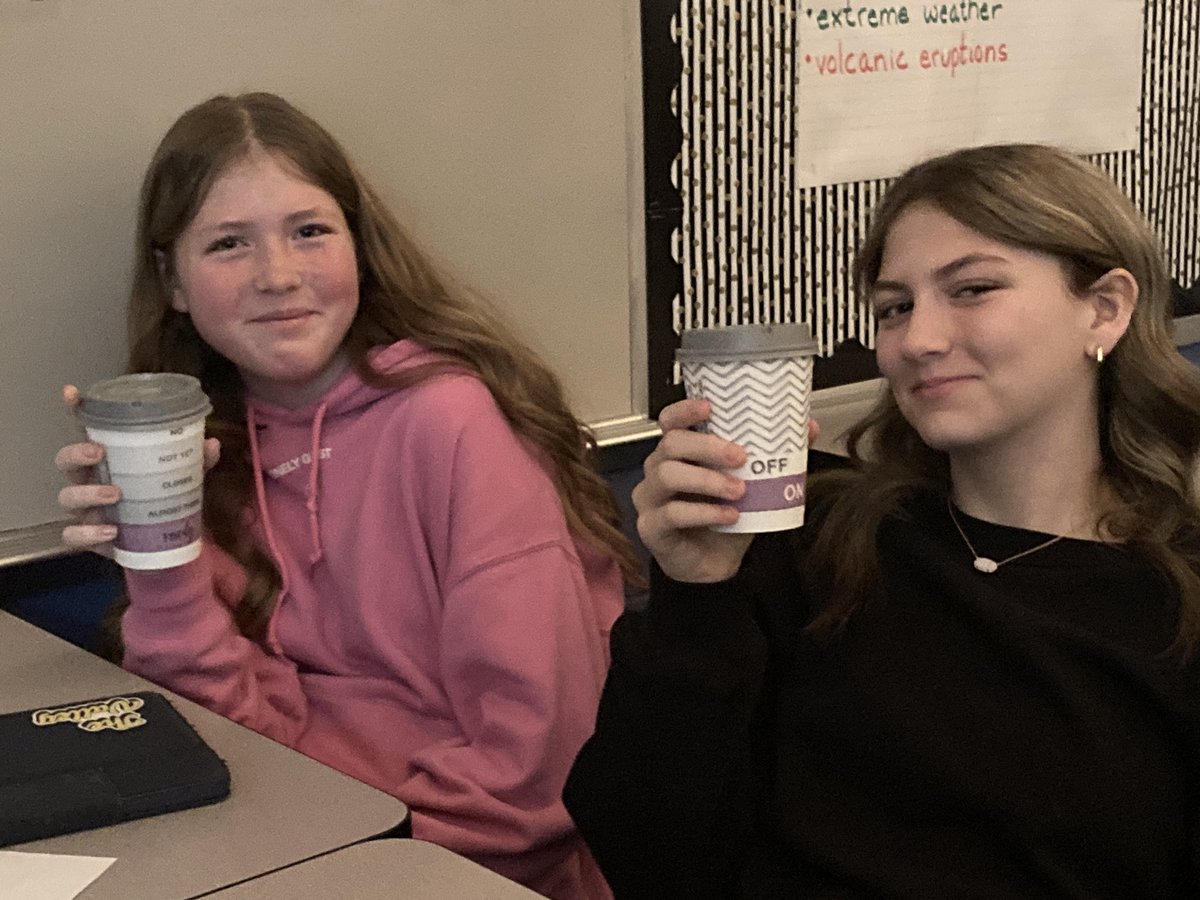 KellyHunerdosse's tweet photo. Continuing repeated reading with poetry. Open Mic Night was a huge success! Not only has fluency increased, but so has confidence. #LPSLeads @SVMSEagles https://t.co/nU139pOR46