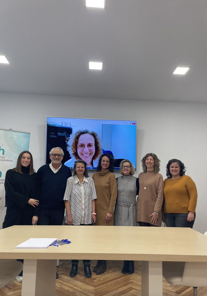 Reunión de nuestro grupo en la sede de la @sefh_ , compartiendo retos y mucha motivación.