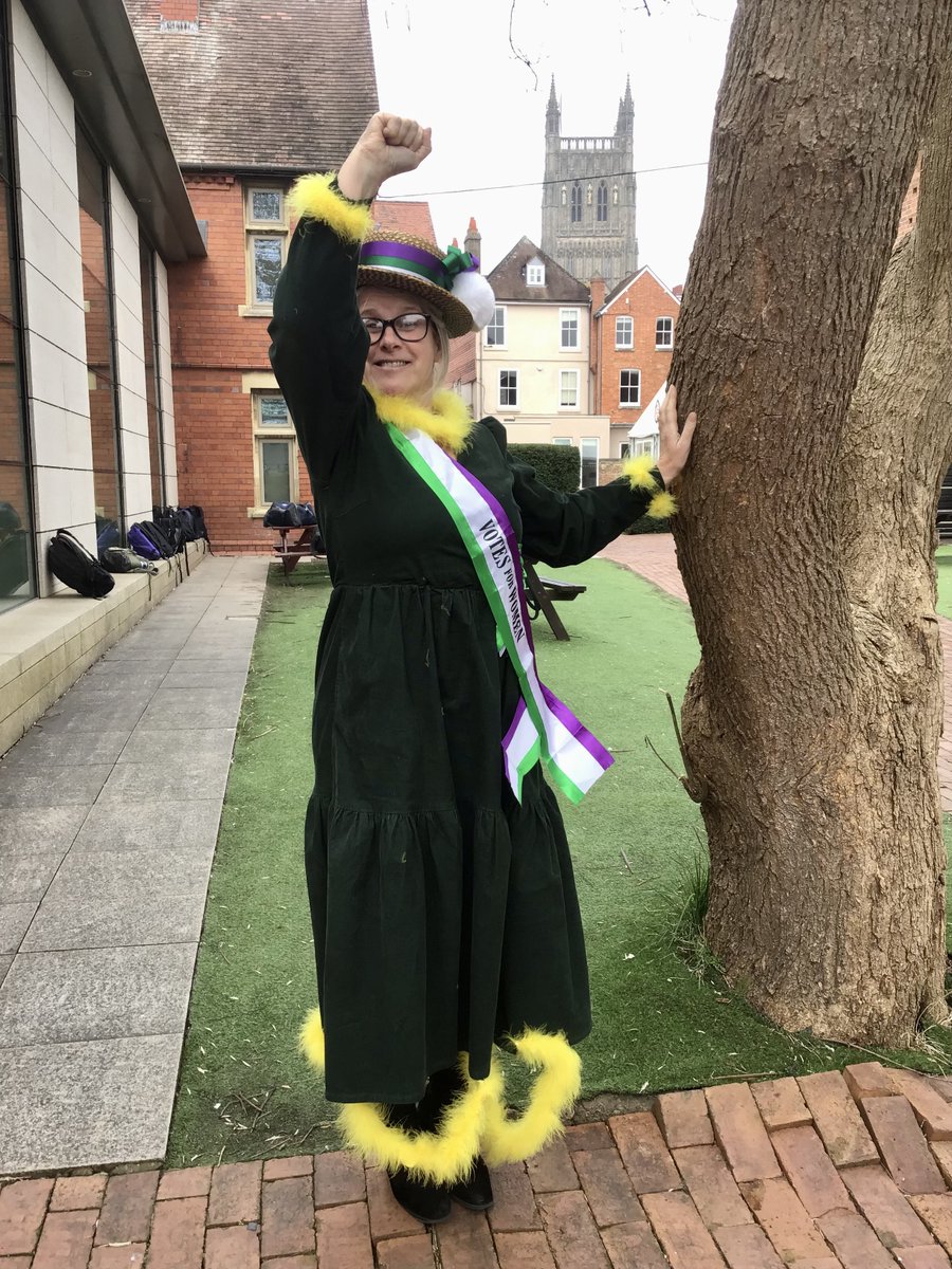 KSWLibrary's tweet image. Some literary characters turned up at school today, to attend our @WorldBookDay lunch. It was possible to spot Beatrix Potter, Mrs Phelps (from Matilda), a magnificent Father Brown (G K Chesterton's fictional priest and detective) &amp;amp; Mrs Banks from Mary Poppins!
#WeLoveReading
