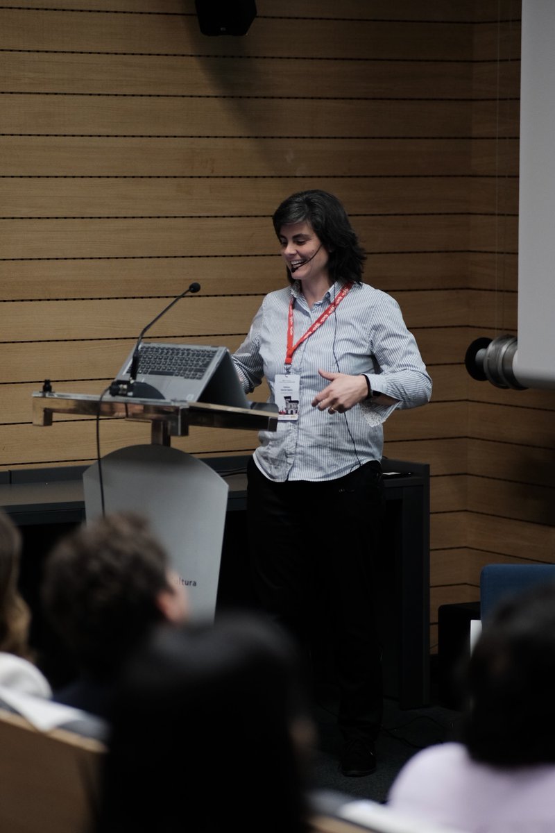 💡 Patricia García Zapico, directora general de innovación del @AytoGijon nos habla de Gijón Smart City y de su estrategia de innovación enfocada en la innovación social, ciudad inteligente, transición ecológica e innovación en la gobernanza. #RECI #Ciudadesinteligentes