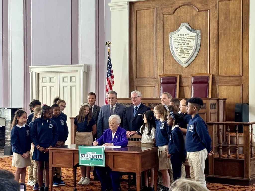 Big day in the Yellowhammer State! This morning, @GovernorKayIvey signed the CHOOSE Act, which will empower every Alabama family with an Education Savings Account to customize an education to best fits their kids' unique needs.