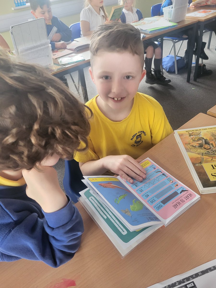 MrsH_HCPS's tweet photo. Shared reading with Year 1 📚 #WorldBookDay @HuttonCran @Year1_HCPS https://t.co/bVFHFiTYJE