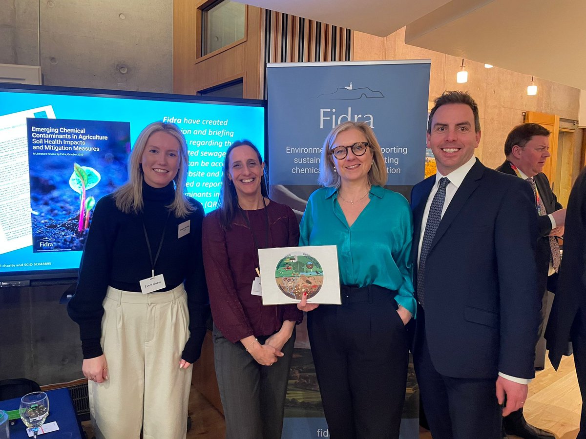 Brilliant to catch up with @FidraTweets at the @ScotLINK #FarmForScotlandsFuture event last night. 

We need to support farmers and crofters as they transition to more sustainable farming methods that work for them, the climate and nature.