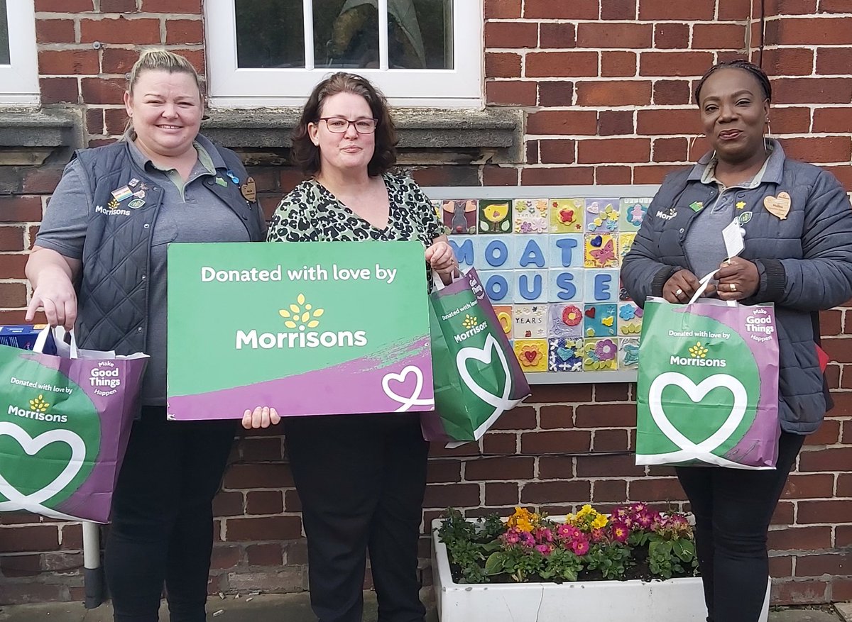 A huge @house_moat @earlyyears_SK1 @StockportMBC Thank You to the community champions Melina and Nicola from Cheadle Heath @Morrisons plc for donating period products for our student community #periodpoverty #Community champion.cheadle@morrisons.plc.co.uk